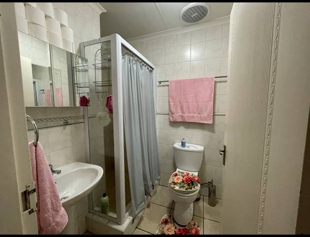 3 BEDROOM HOUSE FOR SALE IN PARKHILL GARDENS